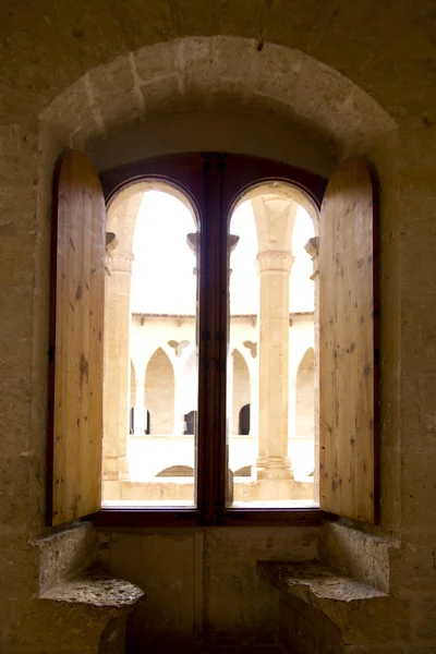 Oblouk v hradu bellver Mallorky v palma de mallorca — Stock fotografie