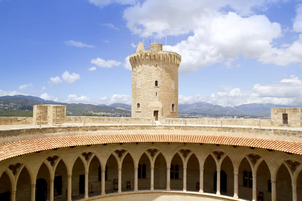 Castillo de Bellver kastély Mallorcán, Palma Mallorcán — Stock Fotó