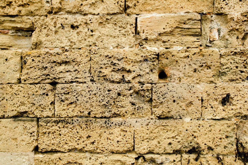 Stuten Sandsteinmauer auf Mallorca — Stockfoto © lunamarina 6131768
