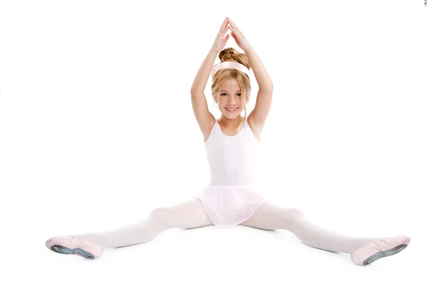 Ballerina lilla balettdansös barn sträcker sig sittande — Stockfoto