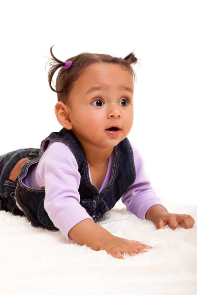 Belo bebê de raça mista surpreso — Fotografia de Stock