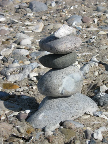 Балансирующие камни — стоковое фото
