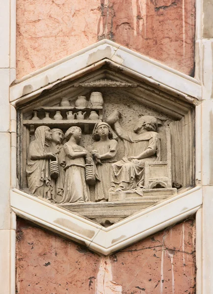 Vintage bas-relief in Florence, Italy — Stock Photo, Image
