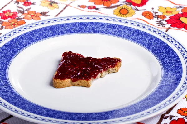 Toasted bread with jam — Stock Photo, Image