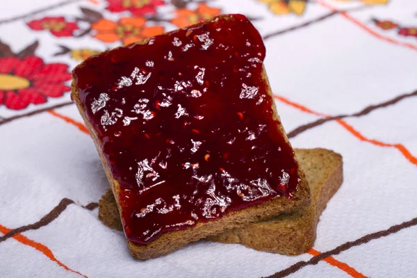 Toasted bread with jam — Stock Photo, Image