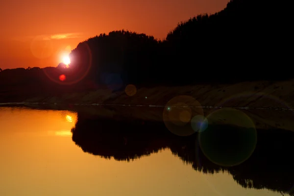 Sonnenuntergang reflektiert — Stockfoto