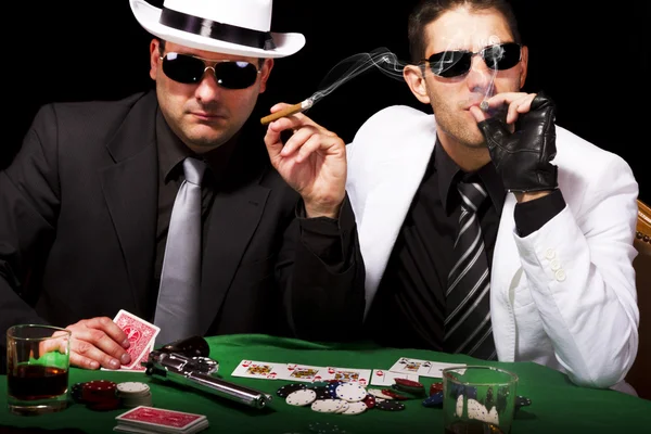 Two gangsters playing some cards — Stock Photo, Image