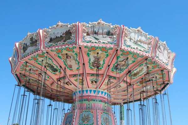 Renkli carousel — Stok fotoğraf