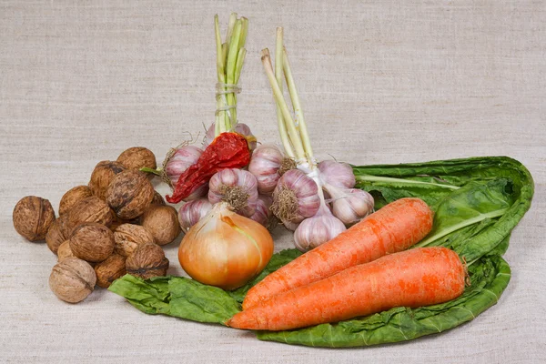 Las diferentes verduras y frutos secos de huerta — Foto de Stock