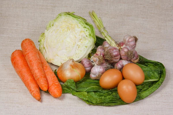 Os legumes frescos e ovos da horta da cozinha — Fotografia de Stock