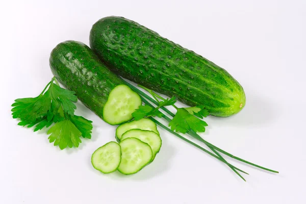 Taze salatalık ve yeşillik — Stok fotoğraf