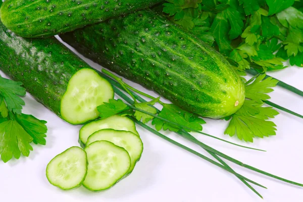 Taze salatalık ve yeşillik — Stok fotoğraf