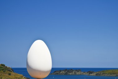 Dali's egg clipart