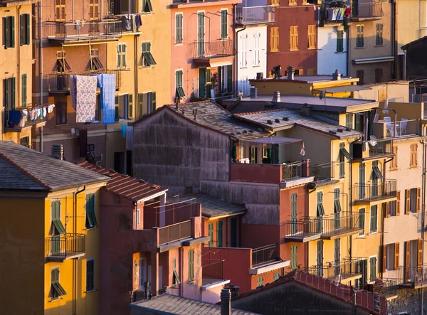 Kleurrijke textuur van riomaggiore dorp van cinque terre - ital — Stockfoto
