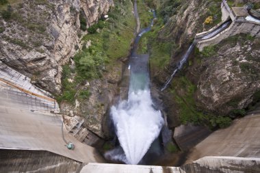Barajı ve Hidroelektrik Santrali