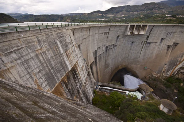 Dam of the hydroelectric power station — Stock Photo, Image