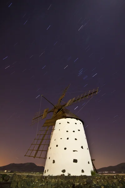 Un mulino a vento tradizionale al Fuertaventura — Foto Stock