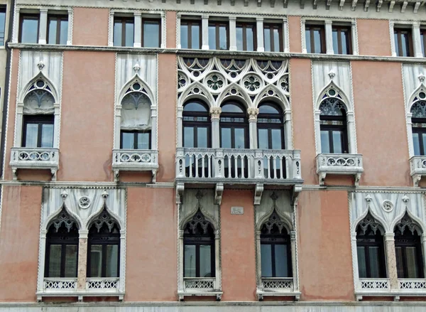 Windows 在威尼斯 — 图库照片