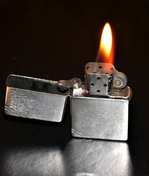 Brand van een aansteker — Stockfoto