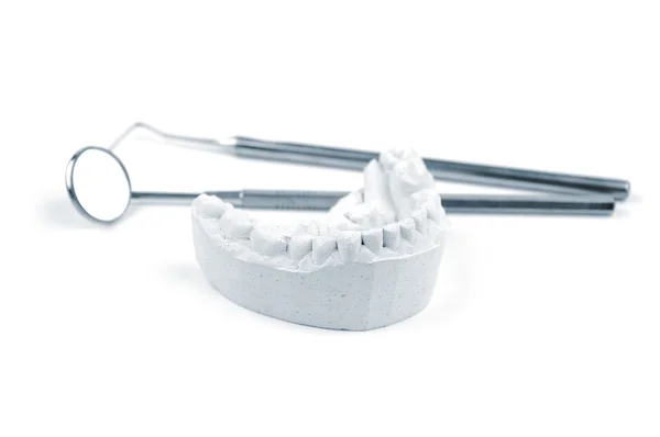 Tandheelkundige schimmel en tandheelkundige instrumenten — Stockfoto