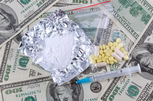 Drugs and money — Stock Photo, Image