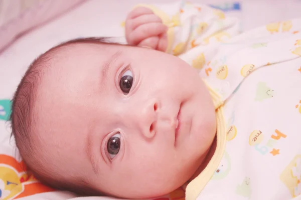A new baby looking at camera. — Stock Photo, Image