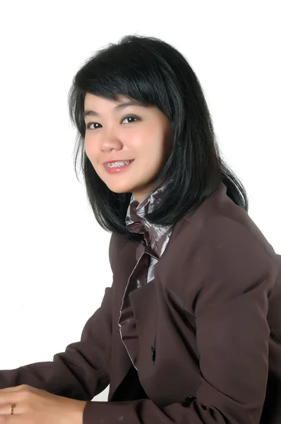 Stående asiatiska unga sekreterarens kontor — Stockfoto