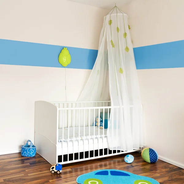 Kinderzimmer mit Bett — Stockfoto