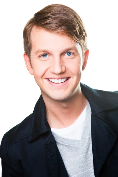 Sorridente giovane uomo con gli occhi azzurri su sfondo bianco isolato — Foto Stock