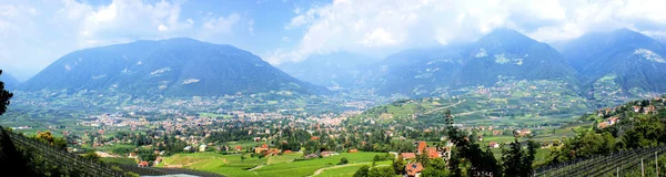 Panorama Merano v Jižním Tyrolsku — Stock fotografie