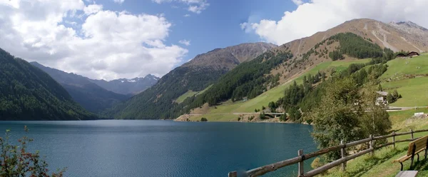 Reservoir in South Tyrol — Stock Photo, Image