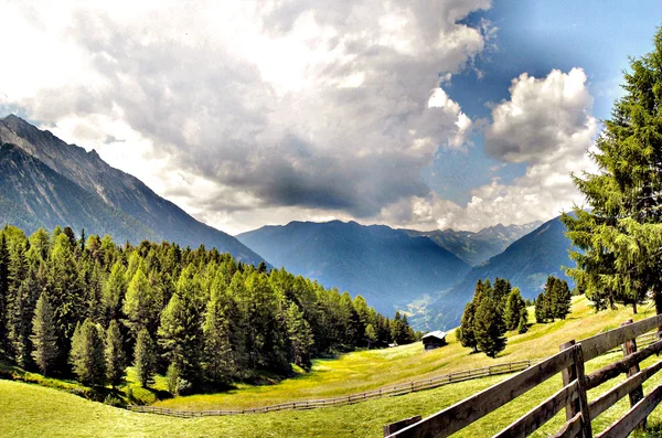 Pastagens alpinas em Italia — Fotografia de Stock