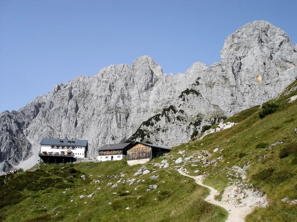 Mountain hut in the Wilder Kaiser — Stock Photo, Image