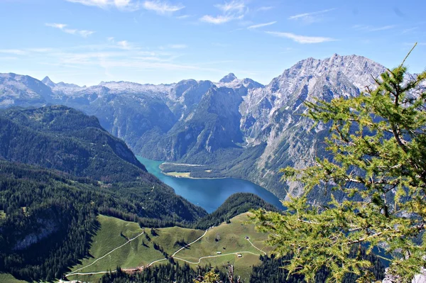 The Koenigssee is in the Berchtesgaden Alps — Stock Photo, Image