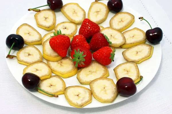 Truskawek, wiśni i banan — Zdjęcie stockowe