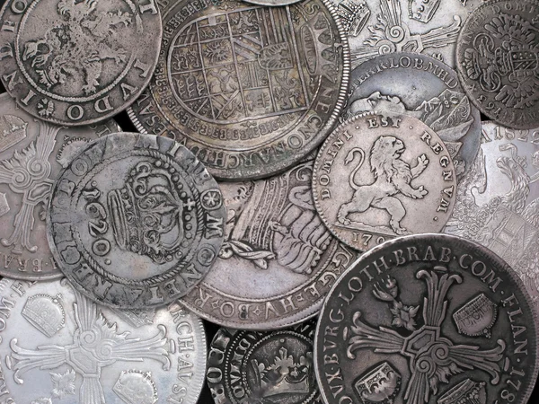 Monedas de plata antiguas — Foto de Stock