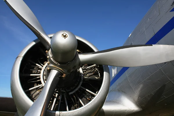 Classic aircraft engine — Stock Photo, Image