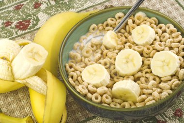 Toasted Oat Cereal with Sliced Bananas clipart