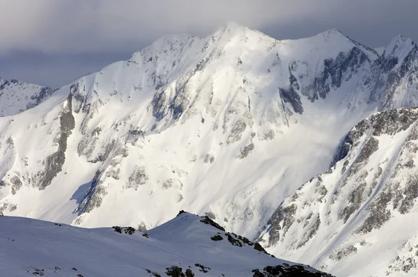 白雪皑皑的山顶 — 图库照片