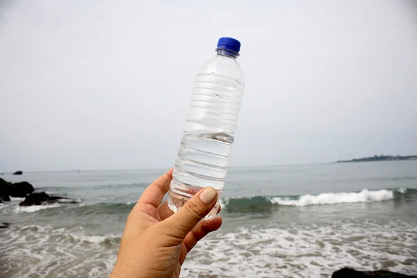 Beach clean, bottled water — Stock Photo, Image