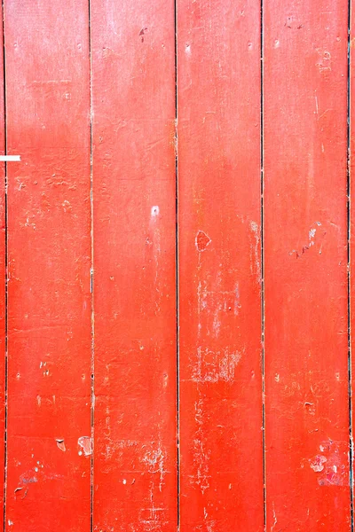 色の斑点のある木のドア — ストック写真