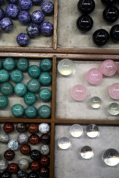 Kristallen van verschillende kleuren — Stockfoto