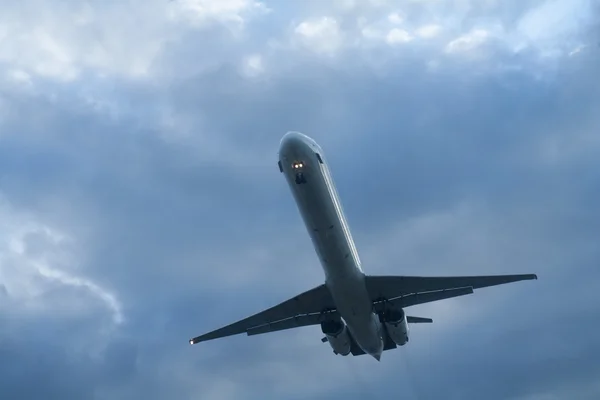 Bir bulutlu gün /Aeroplane uçakta — Stok fotoğraf