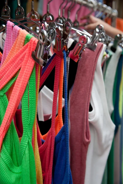 Kleurrijke kleding — Stockfoto
