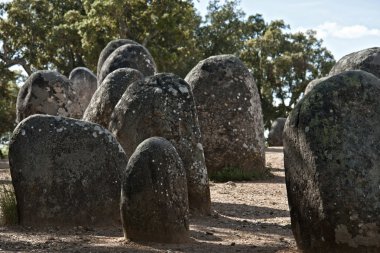 almendres, evora megalitik anıt