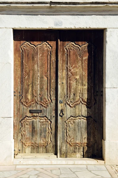 오래 된 새겨진된 문 — 스톡 사진