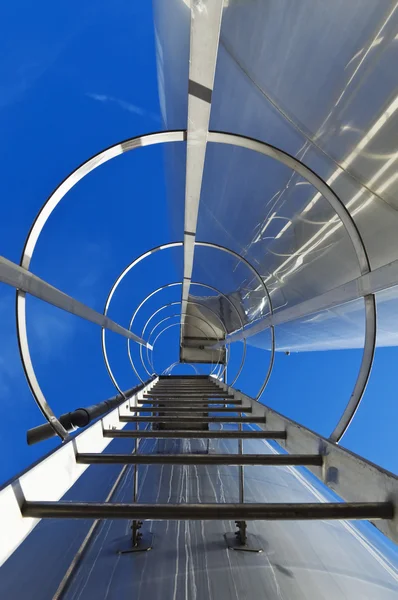 Escadaria de aço inoxidável — Fotografia de Stock
