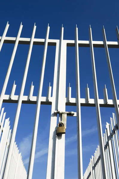 Closed gate — Stock Photo, Image