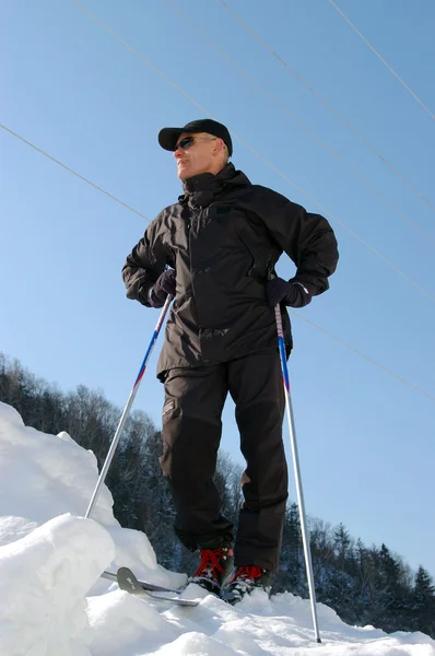 Esquiador de hombre — Foto de Stock