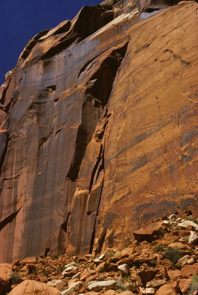사막 남서에 붉은 절벽 — 스톡 사진